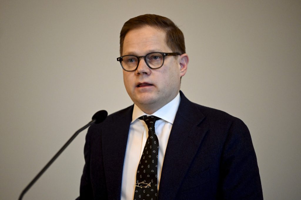 Kaikkien Jakolupausten iti Markus Lohi Lytt Kokoomuksen kaikkien-jakolupausten-iti-markus-lohi-lytt-kokoomuksen