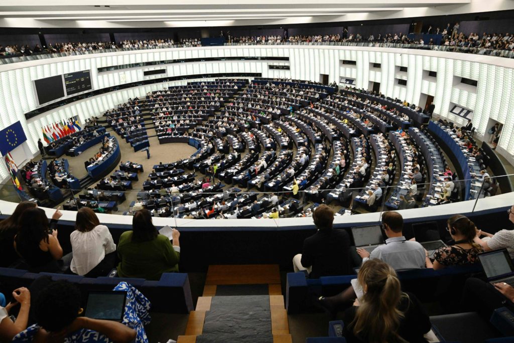 EU-parlamentti torppasi yritysten sääntelyn höllentämistä koskeneen esityksen – uusi äänestys marraskuussa