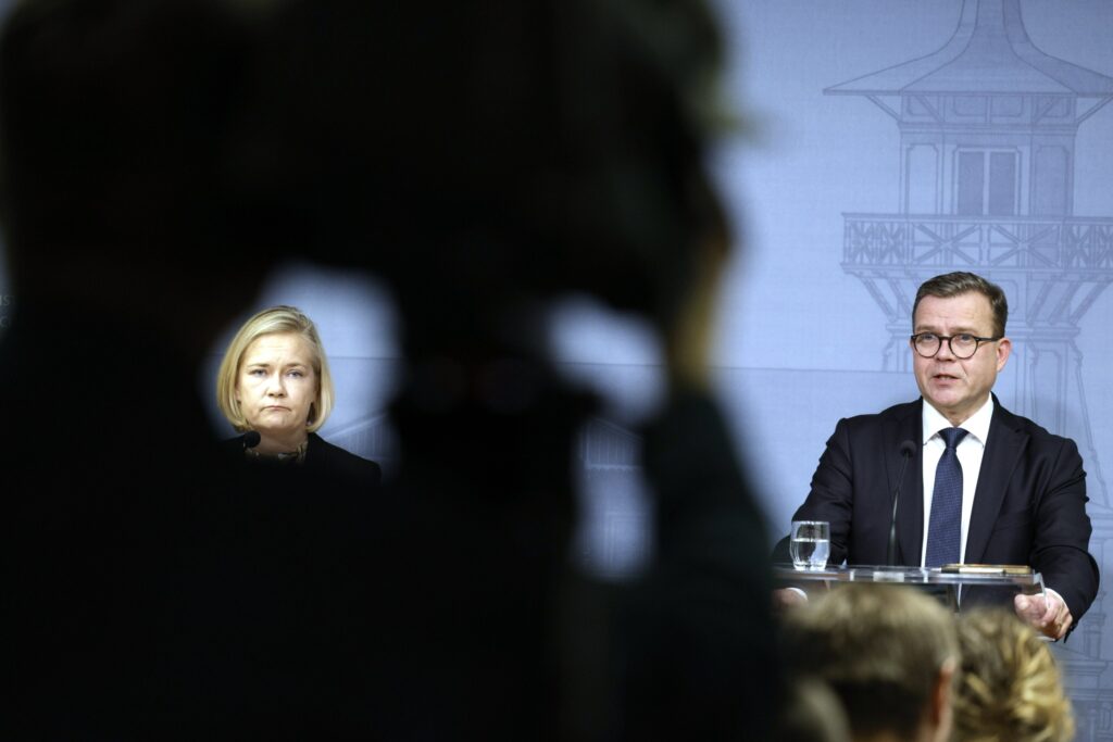 Muistio itärajasta: Suomeen voi pyrkiä sotarikollisia, sotilaita ja ...