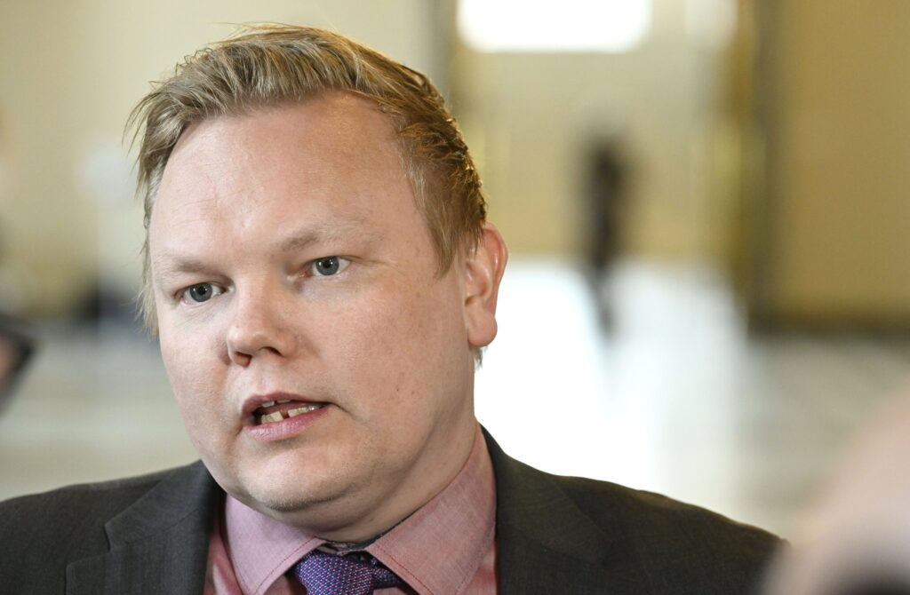 Kurvinen STT lle Keskustan Eduskuntaryhm Esitt Ep luottamusta kurvinen-stt-lle-keskustan-eduskuntaryhm-esitt-ep-luottamusta