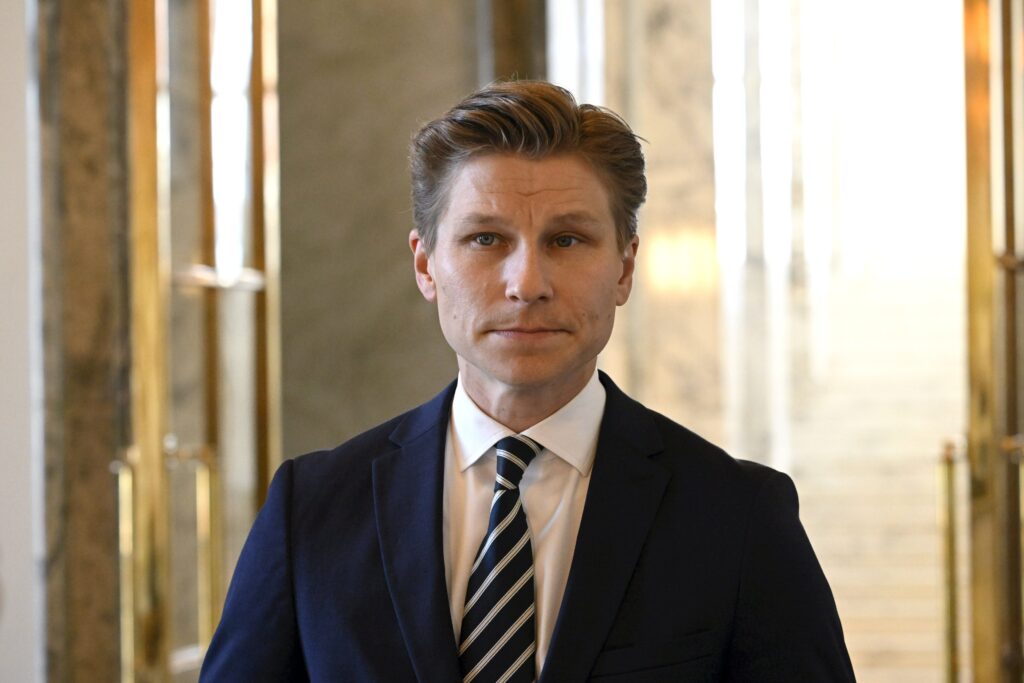 puolustusministeri-h-kk-nen-jokainen-onnettomuus