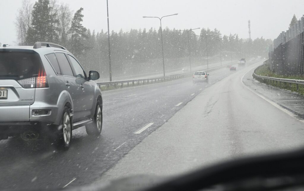 Teillä syytä olla tarkkana aamulla – ajokeli heikko osassa maata