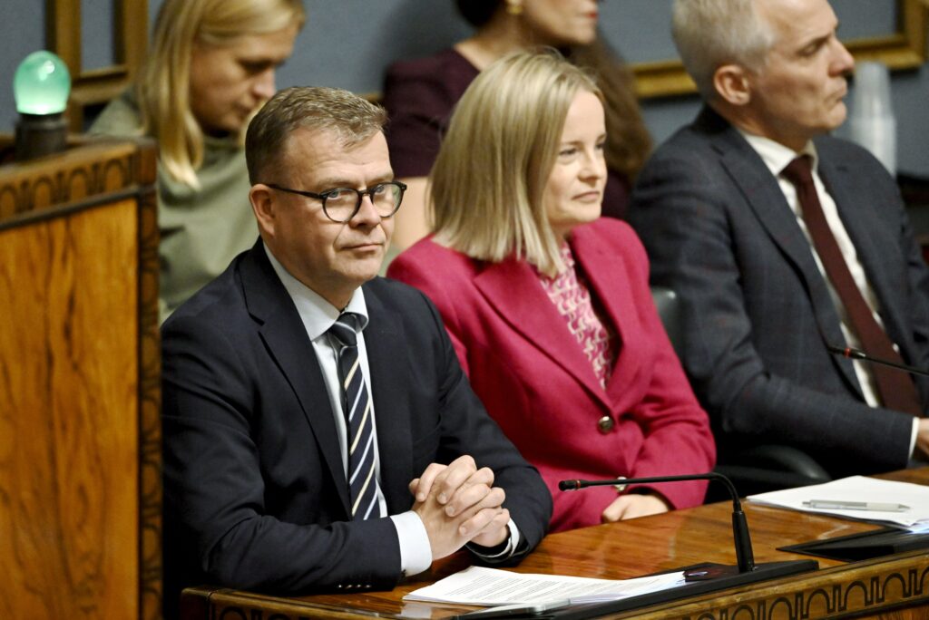 hs-puheenjohtaja-yll-ttyi-hallituksen-aikeesta-lopettaa-ilmastopaneeli