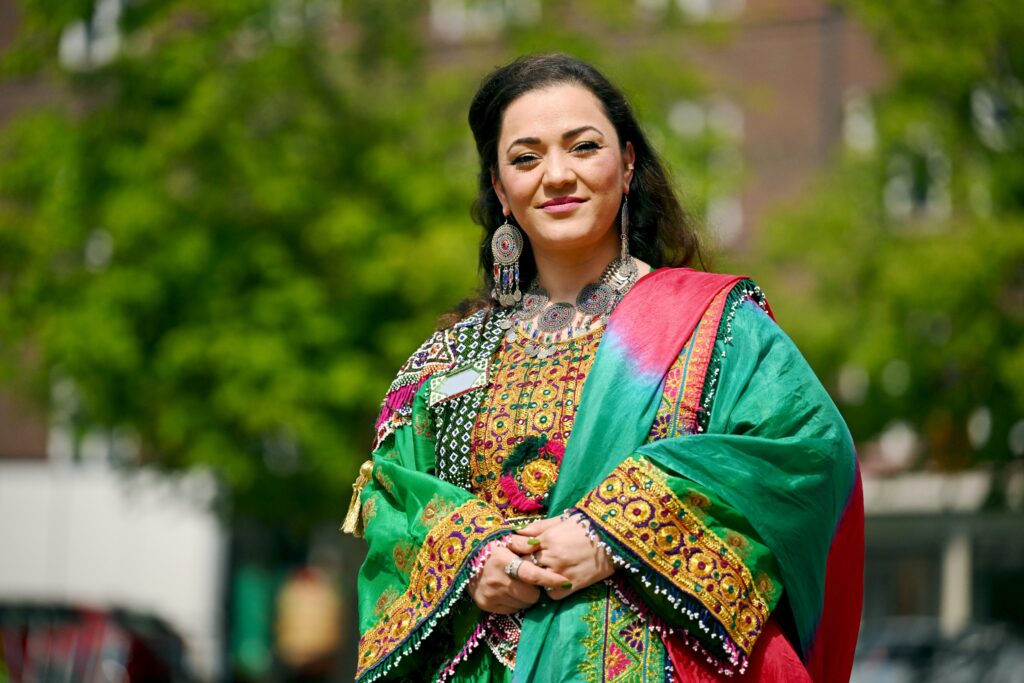 Homaira Rasuli Vuoden pakolaiseksi valittiin Afganistanista kotoisin oleva Homaira ...