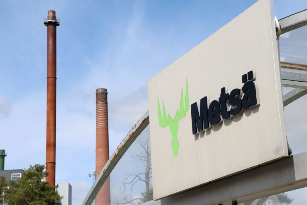 Metsä Group vähentää yli 500 työtehtävää Suomessa – irtisanoo enintään 440 työntekijää