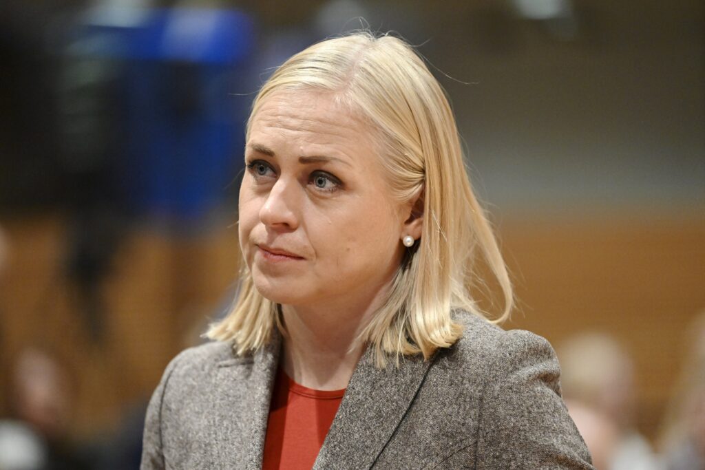 Ulkoministeri Valtonen: Suomi on avoin EU:n ja Israelin välisen tärkeän sopimuksen jäädyttämiselle
