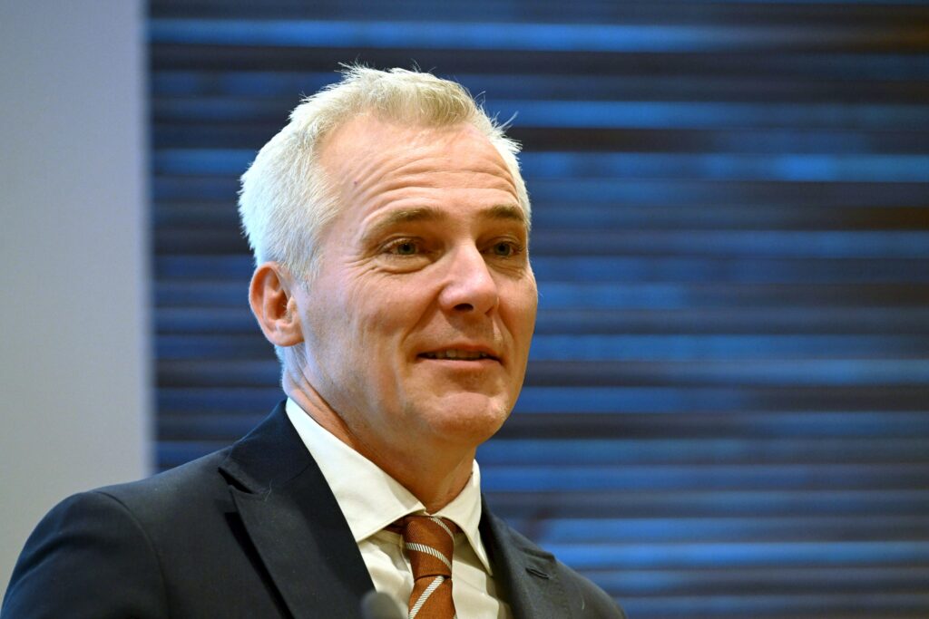 Adlercreutz: Perussuomalaisten puoluejohto kyseenalaistaa puheillaan hallitusyhteistyön
