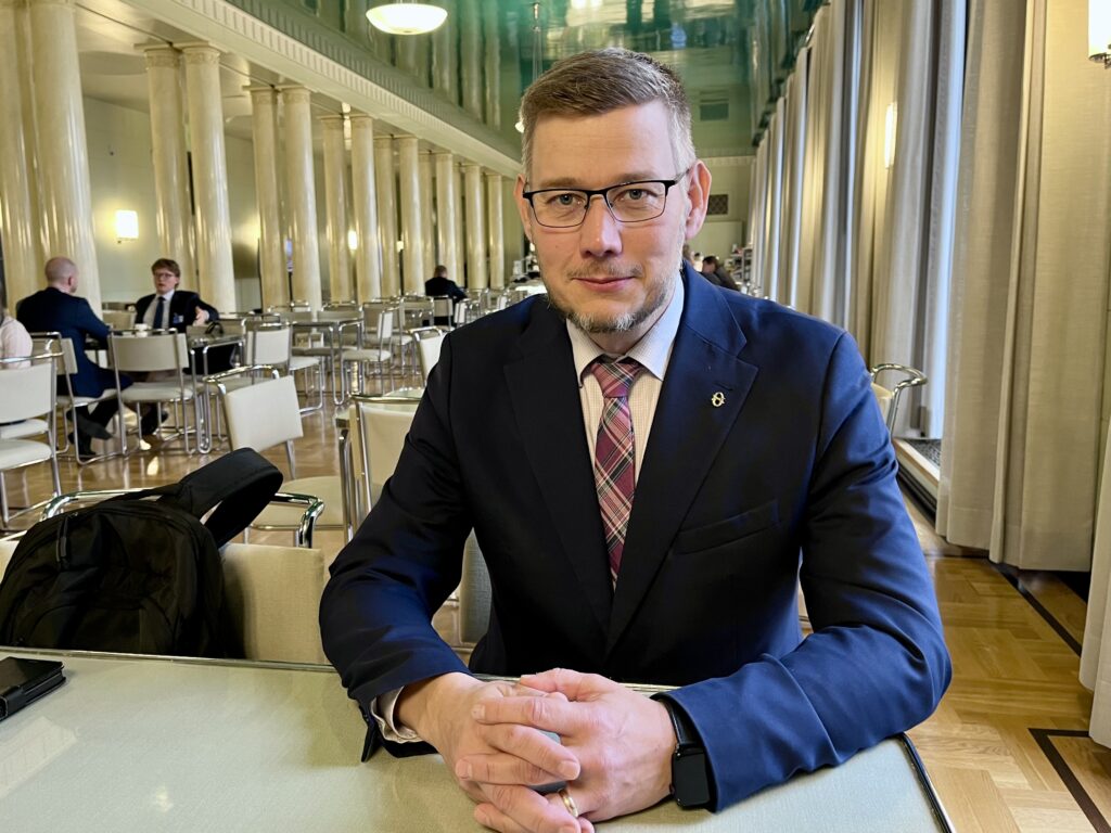 Keskustan Viljanen syytti hallitusta 