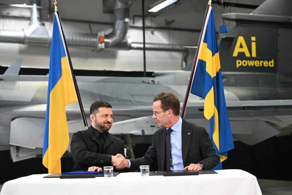 Ukraina haluaa ostaa Ruotsilta toistasataa Gripen-hävittäjää