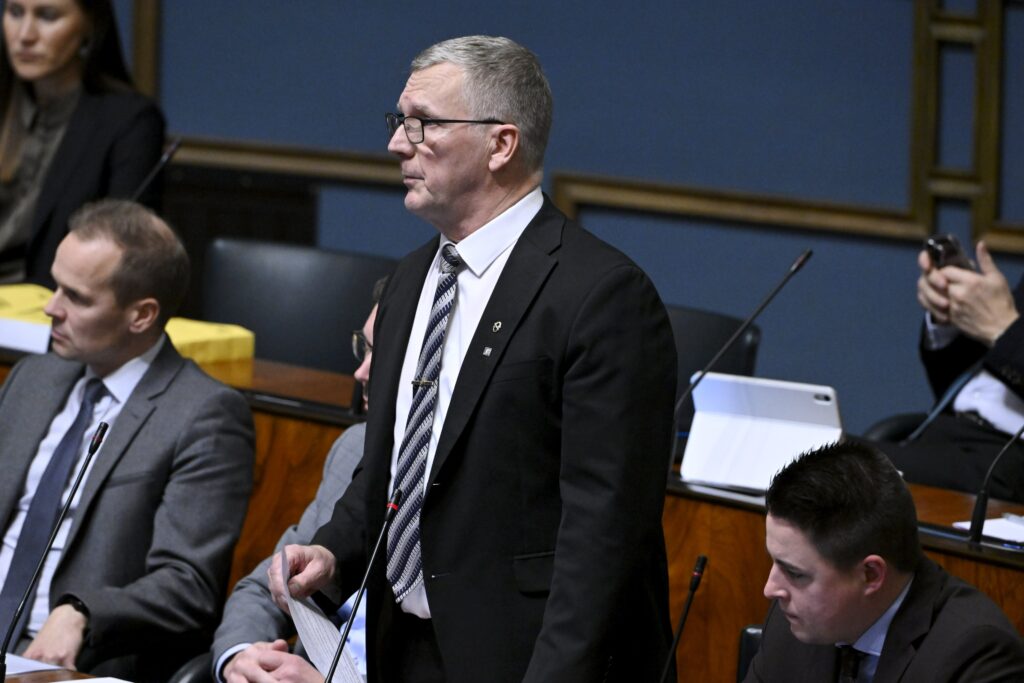 Keskustan Timo Mehtälä tuohtui Teboil-moraaliposeerauksesta yrittäjien ahdingossa – "Tätä minä en voi hyväksyä"