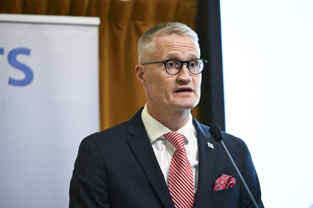 Kansanedustajat Limnéll ja Aalto-Setälä: STT on säilytettävä