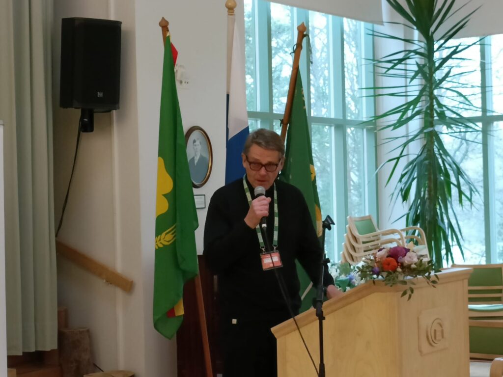 Matti Vanhasesta nuorisojärjestön kunniapuheenjohtaja