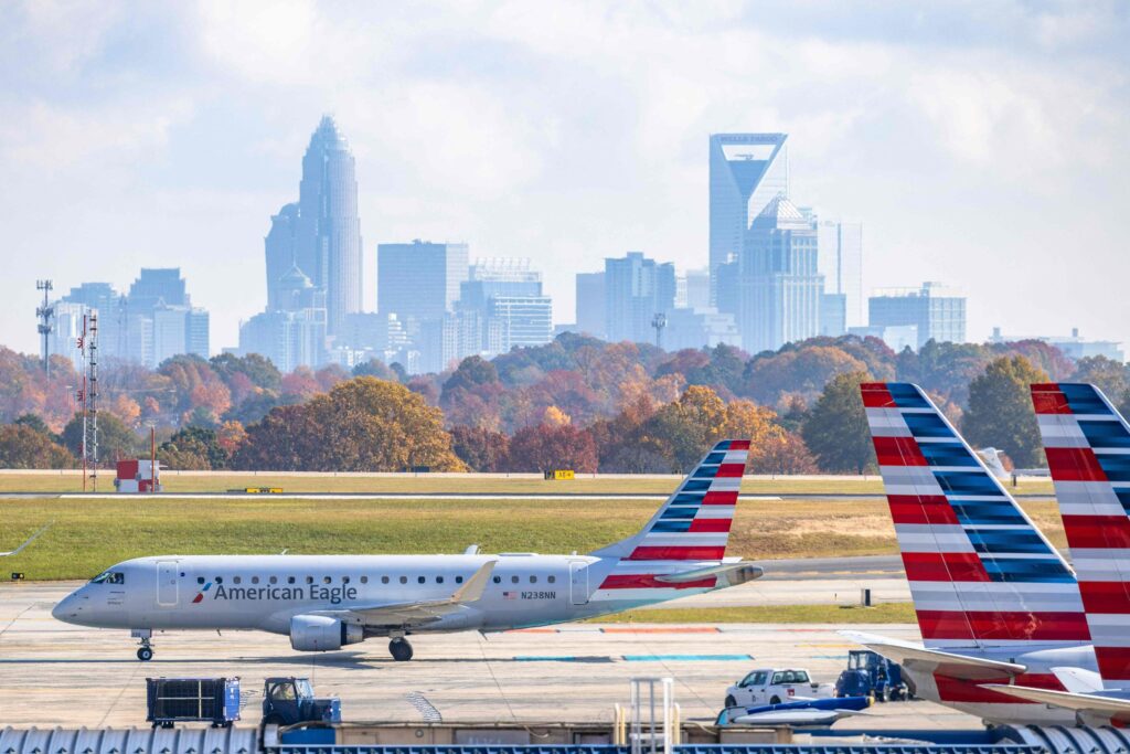 Yhdysvalloissa on peruttu tuhansia lentoja hallinnon sulun takia