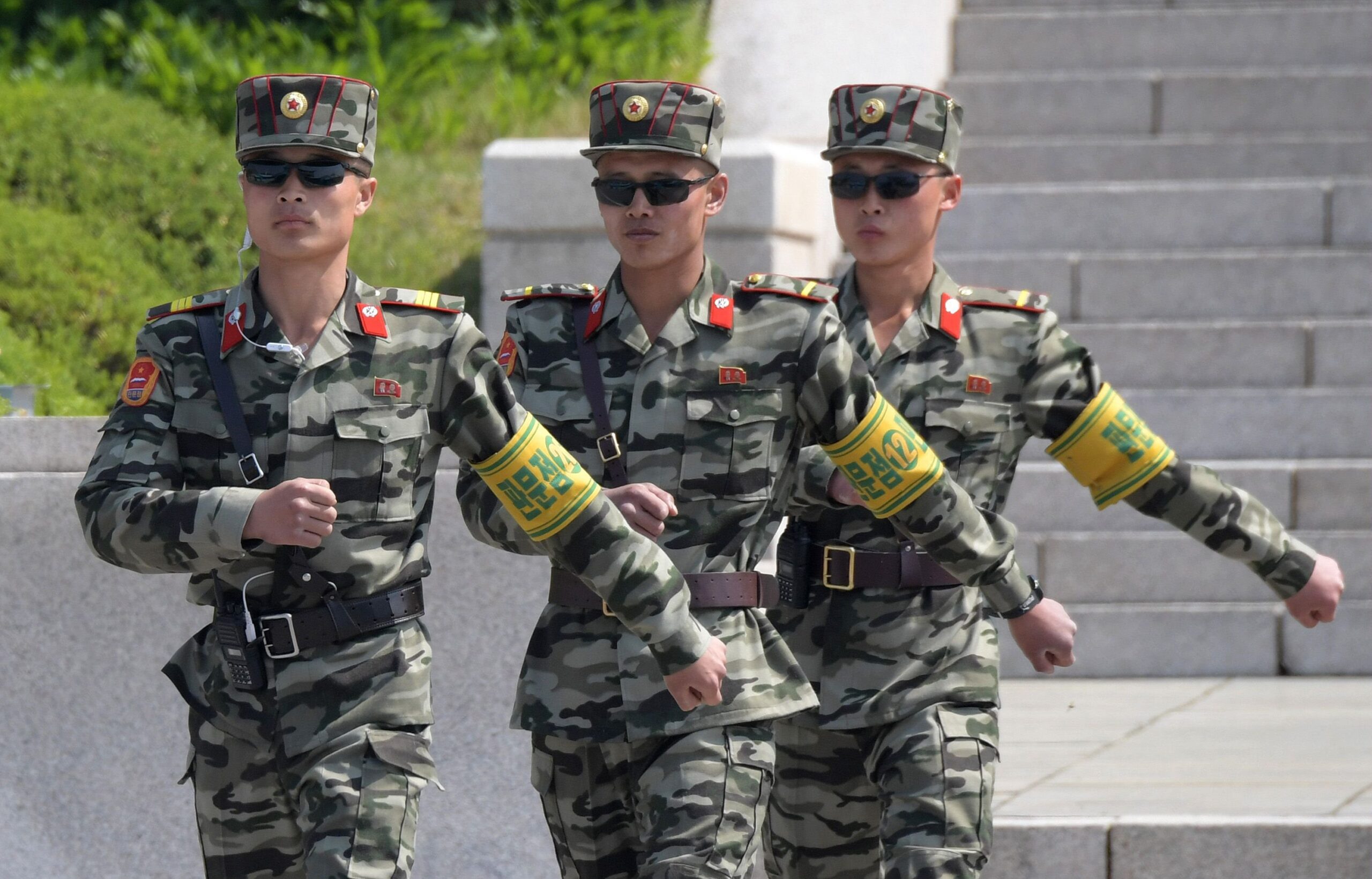 Zelenskiy Warns of 30,000 North Korean Troops Joining Russian Front