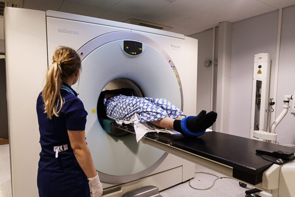 Harvinaisin luonnossa esiintyvä alkuaine voi olla syöpähoitojen viisasten kivi