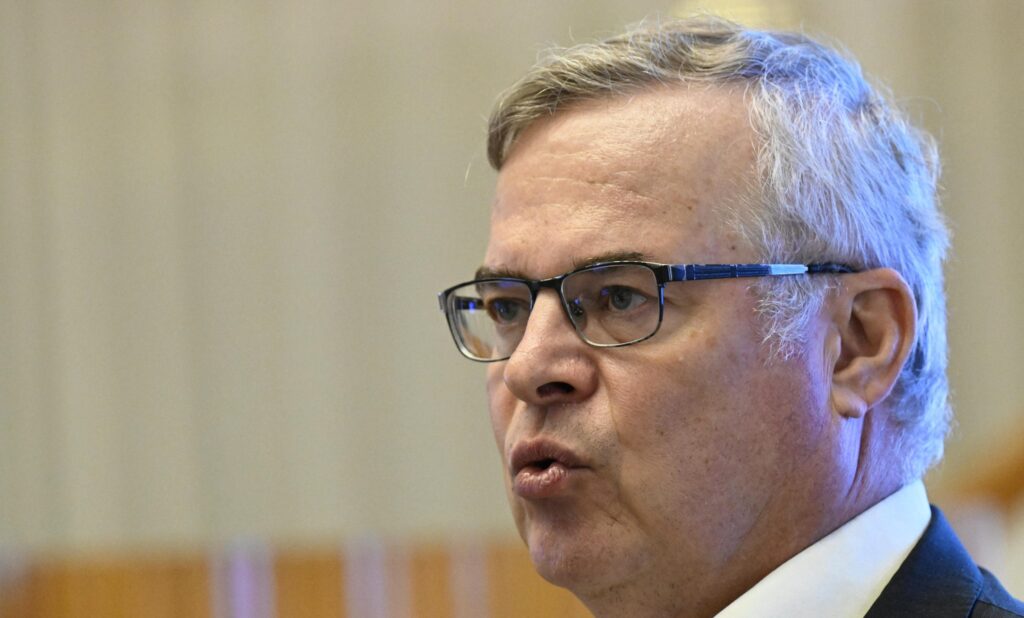 Kelan tulehtunut ilmapiiri valtuutettujen käsittelyyn – "Pääjohtaja saattaa olla silloin työmatkalla"