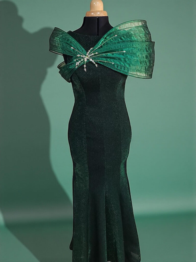 Eeva Kallin iltapuku