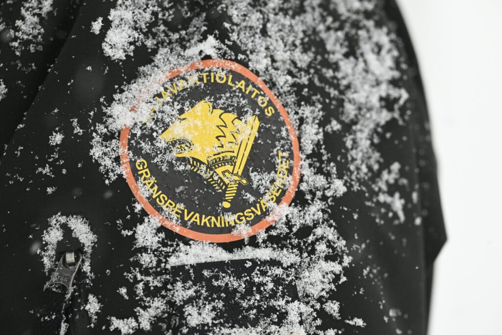 Rajavartiosto: Ruotsalaismies varasti ajoneuvon ruokalähetiltä ja yritti päästä humalassa Venäjälle