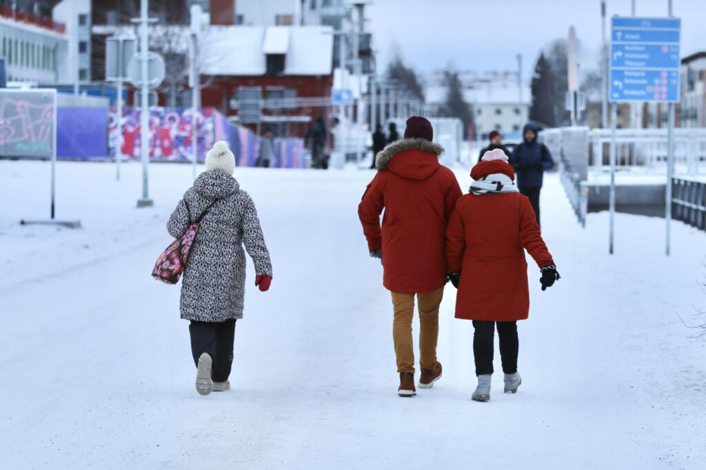 Tutkijat pystyvät tunnistamaan pariskunnat pelkän ihon perusteella – tästä se johtuu