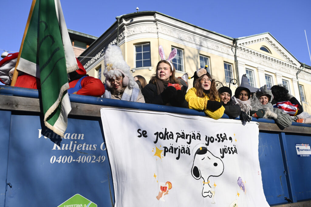 Kieltenopettajat huolissaan nuorten kielivalintojen keskittymisestä yhä voimakkaammin englantiin