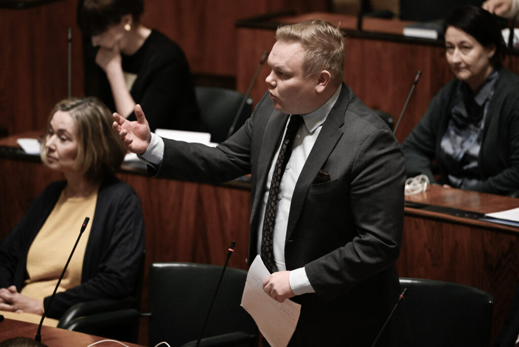 kurvinen-sdp-n-pit-isi-tulla-ydinasekiistassa-ulos-nurkasta-jonka