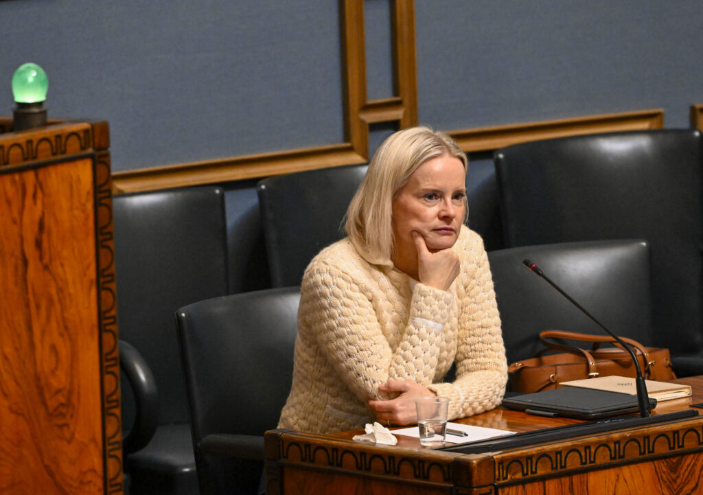 Ovaska sätti hallituksen länsiradan rahoista – "Hulluuden huippu saavutettu"