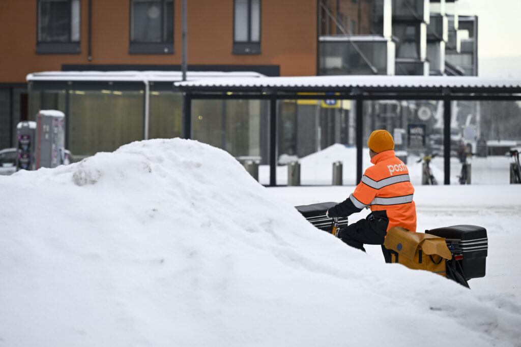 Posti paransi kannattavuutta loppuvuonna – pörssikurssi kimposi nousuun