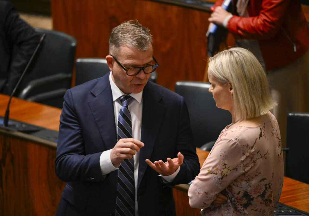 Bensaveroale, jakeluvelvoitteen alentaminen – mitä hallituksen pakista löytyy energiashokin ratkaisemiseksi?