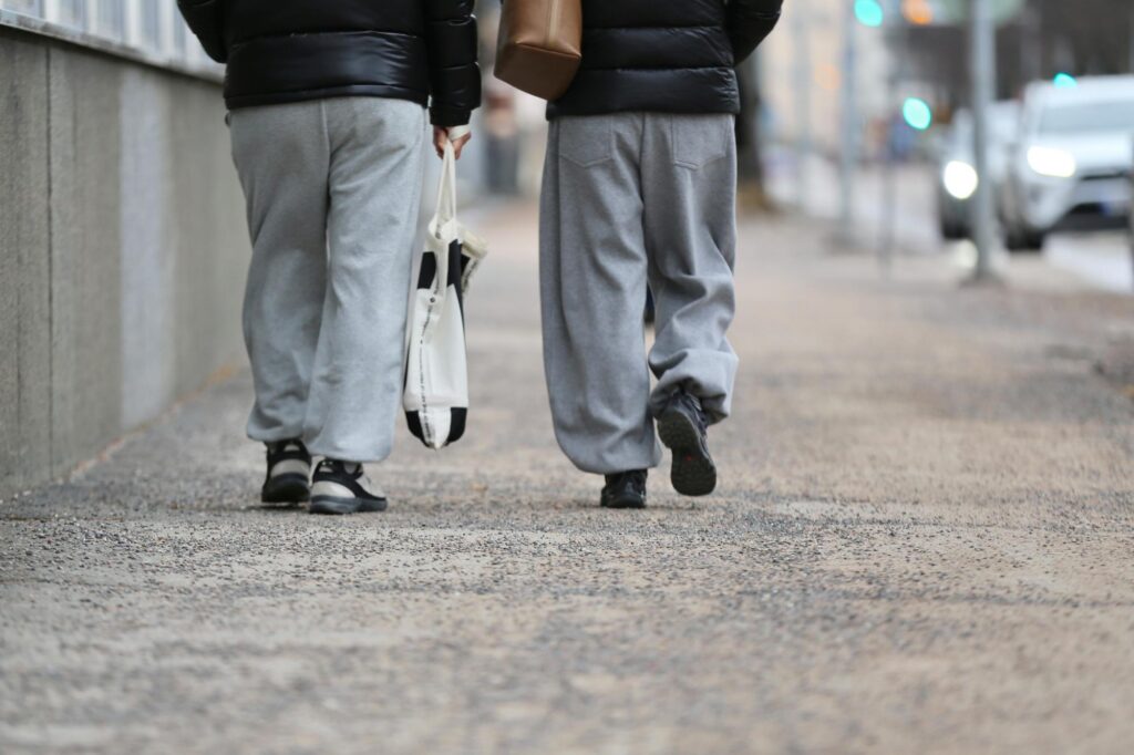 Ulkomaalaistaustaiset nuoret voivat paljolti ikätovereitaan huonommin mutta pitävät koulunkäynnistä