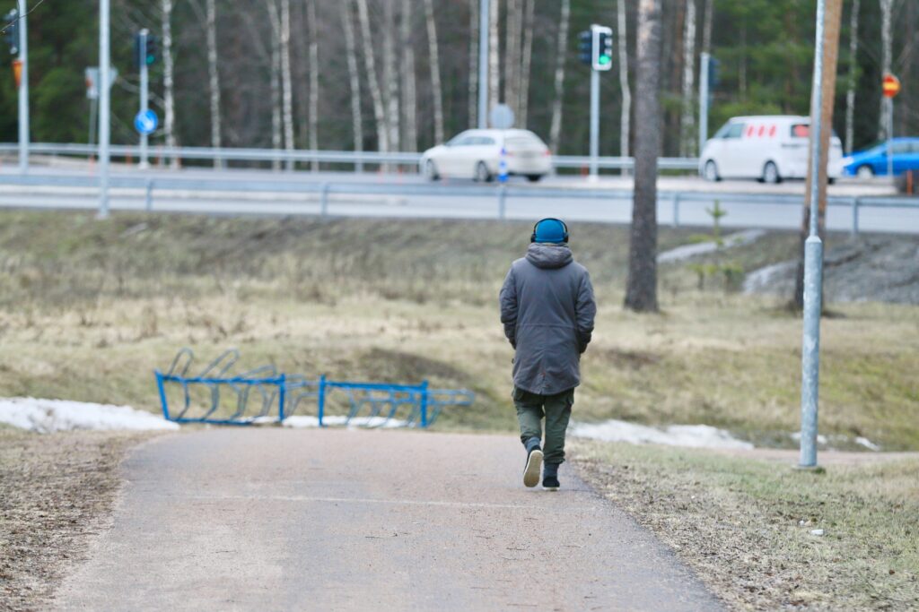 Maantieliikenteessä aletaan siirtyä kesänopeuksiin