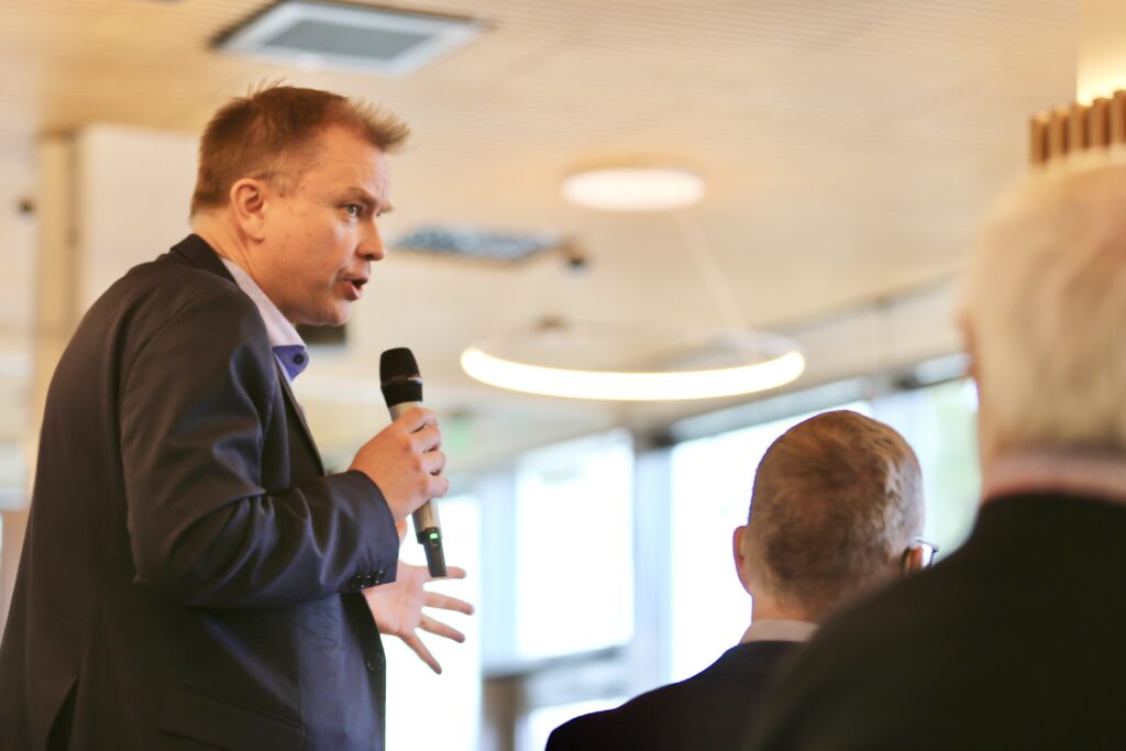 Kaikkonen kierroksella keskustan sydänmailla – 