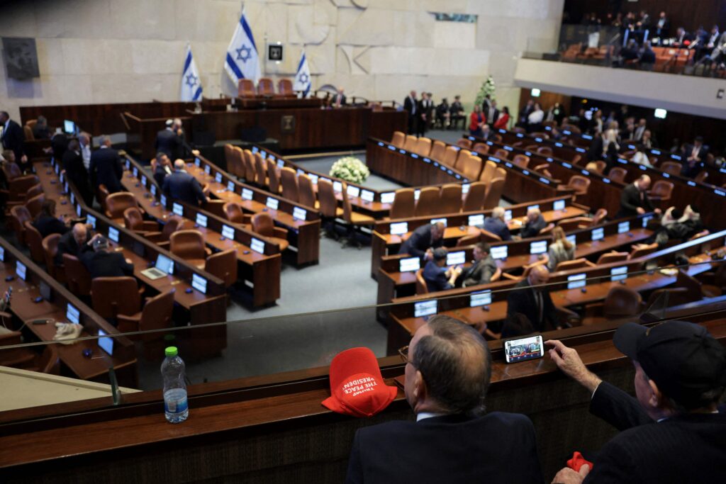 Israelissa käsitellään kiistanalaista lakiesitystä, jossa otettaisiin käyttöön 