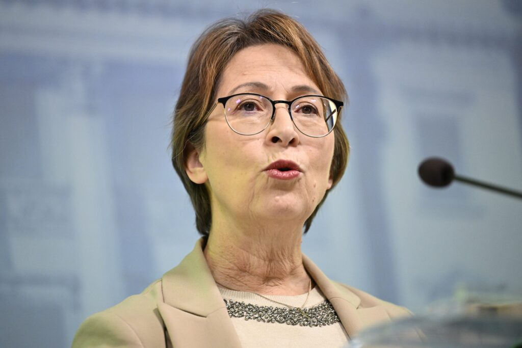 Essayah patistaa EU:ta suurempaan itsenäisyyteen lannoitteiden tuotannossa