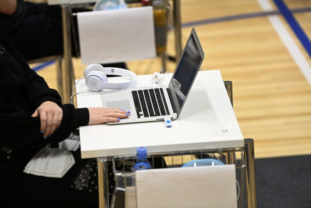Pitäisikö ylioppilaskirjoitukset siirtää? Tutkijat löysivät yllättävän syyn, joka heikentää tuloksia