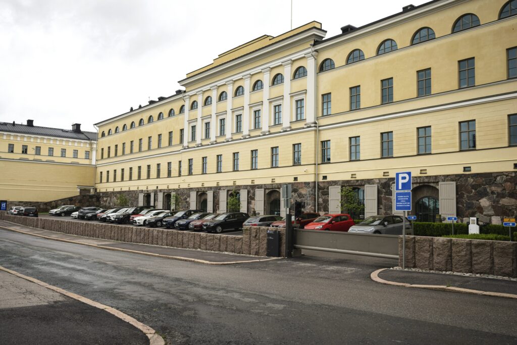 Poliisi keskeytti esitutkinnat tietovuodoista, jotka liittyivät Suomen Ottawan- ja Lissabonin-suurlähetystöihin