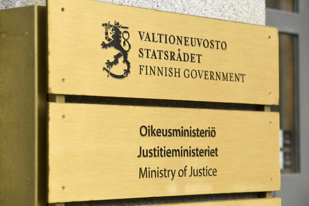 Arviointineuvosto antaa hallitukselle armovitosen yksityisyyden suojaa muuttavasta laista