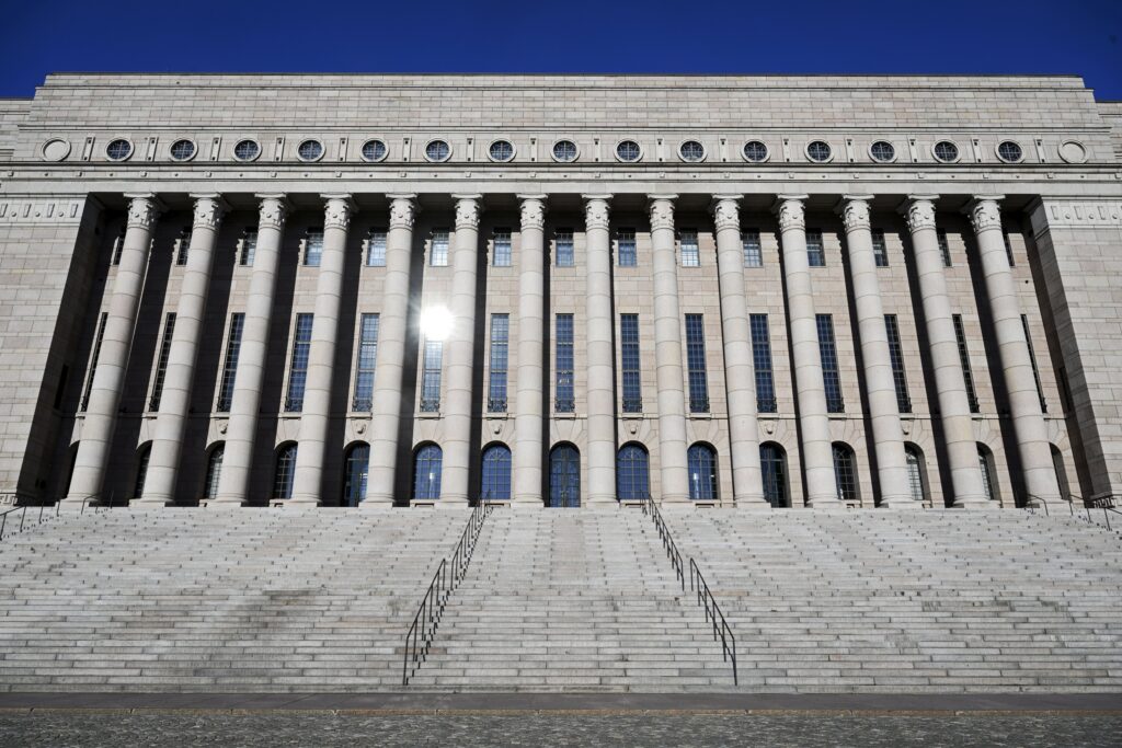 Puoluerahoituksen tarkastuksissa löydettiin vajaat 200 000 euroa ilmoittamatta jääneitä tukia