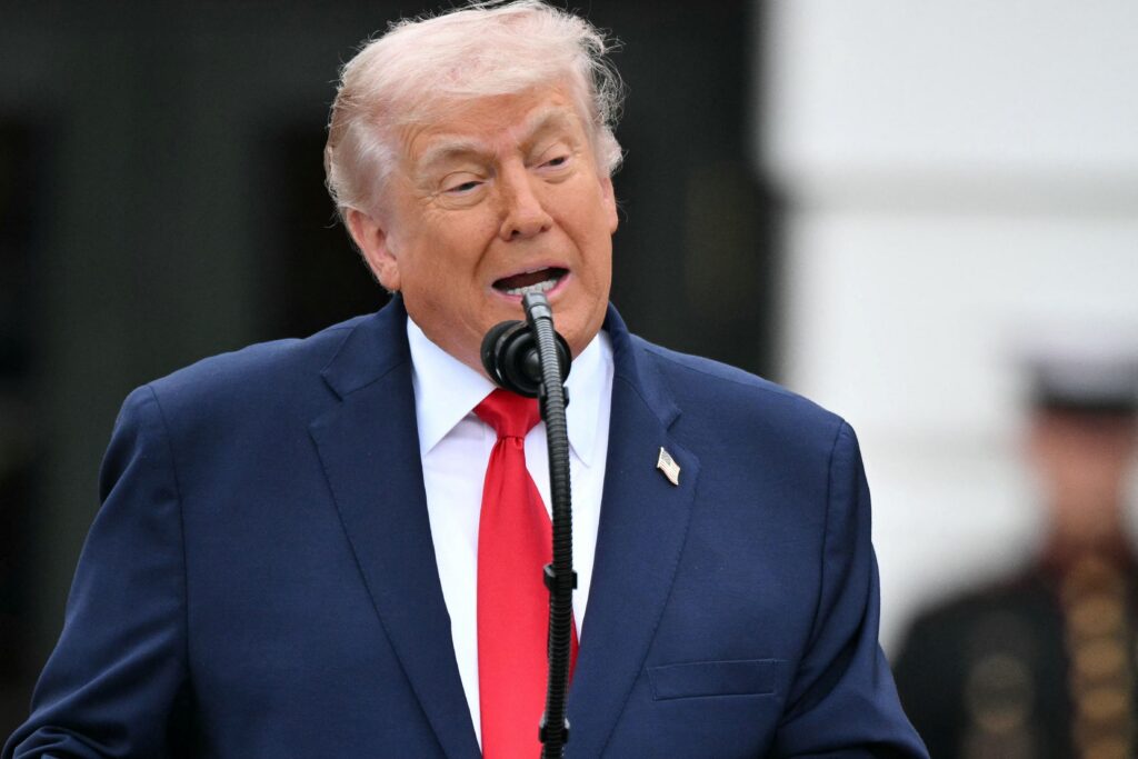 Trump uhkaili taas Irania ja kehotti ryhtymään fiksuksi