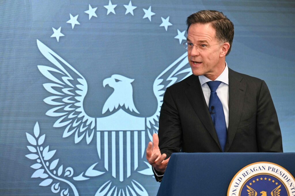 Rutte: Naton kuolinilmoituksia jo luonnostellaan, mutta emme ole toinen jalka haudassa