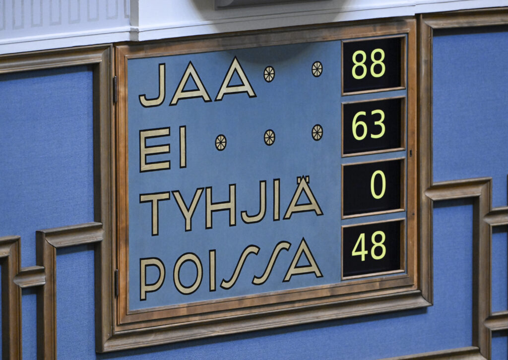 Hallitus sai eduskunnan luottamuksen köyhyyttä koskevassa äänestyksessä