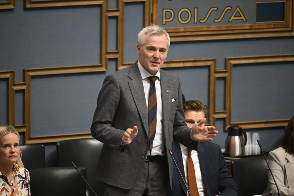 Yle: Opetusministeri Adlercreutz ehdottaa uutta lomaa huhtikuulle