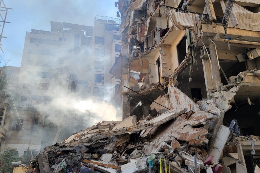 Kymmeniä kuollut ja satoja loukkaantunut Israelin iskuissa Libanoniin, maan terveysministeriö sanoo