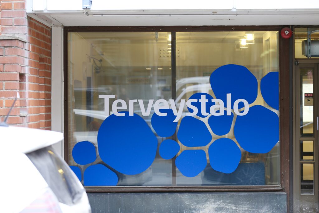 Säästöt leikkasivat Terveystalon tulosta jyrkästi – Ilmoitti tiistaina muutosneuvotteluista