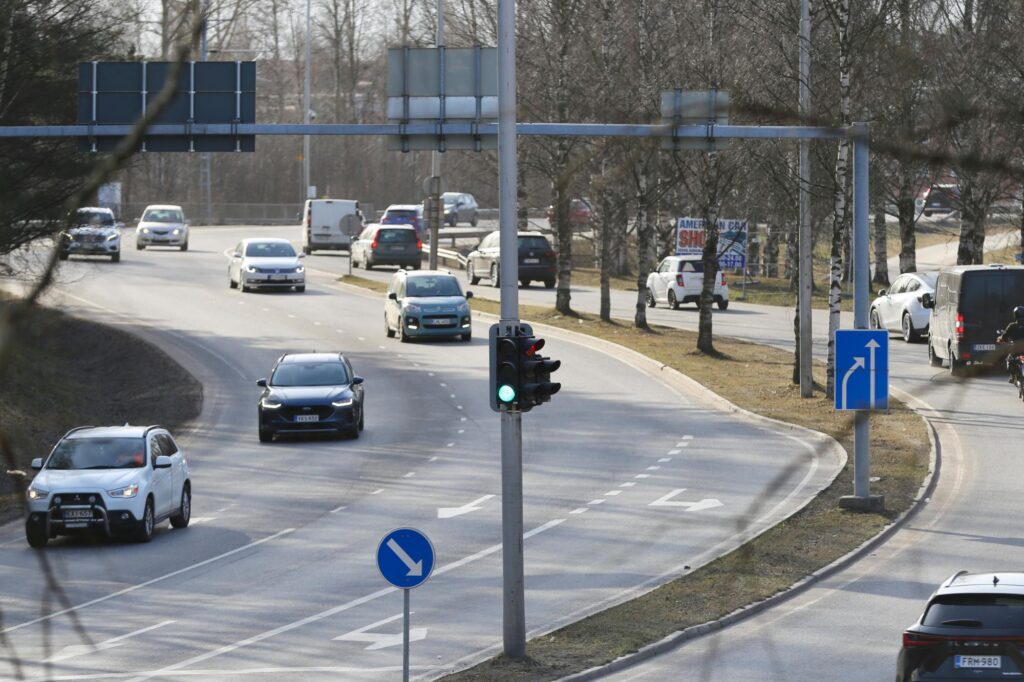 Takatalvi voi yllättää liikenteessä loppuviikosta