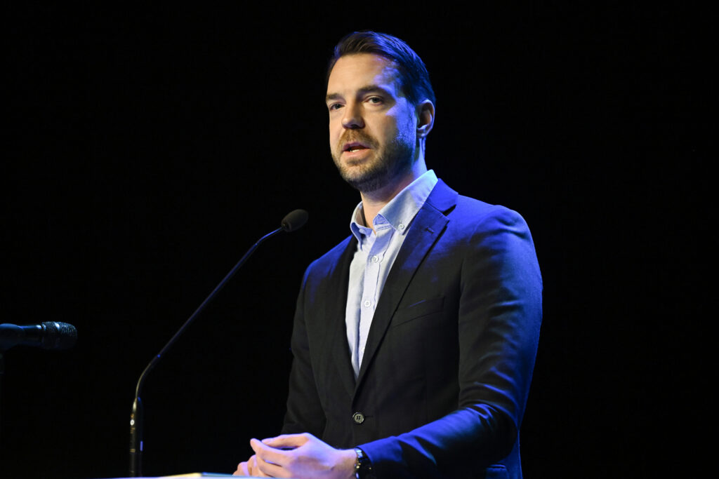 Kansanedustaja vaatii naamioitumisen kieltoa mielenosoituksiin