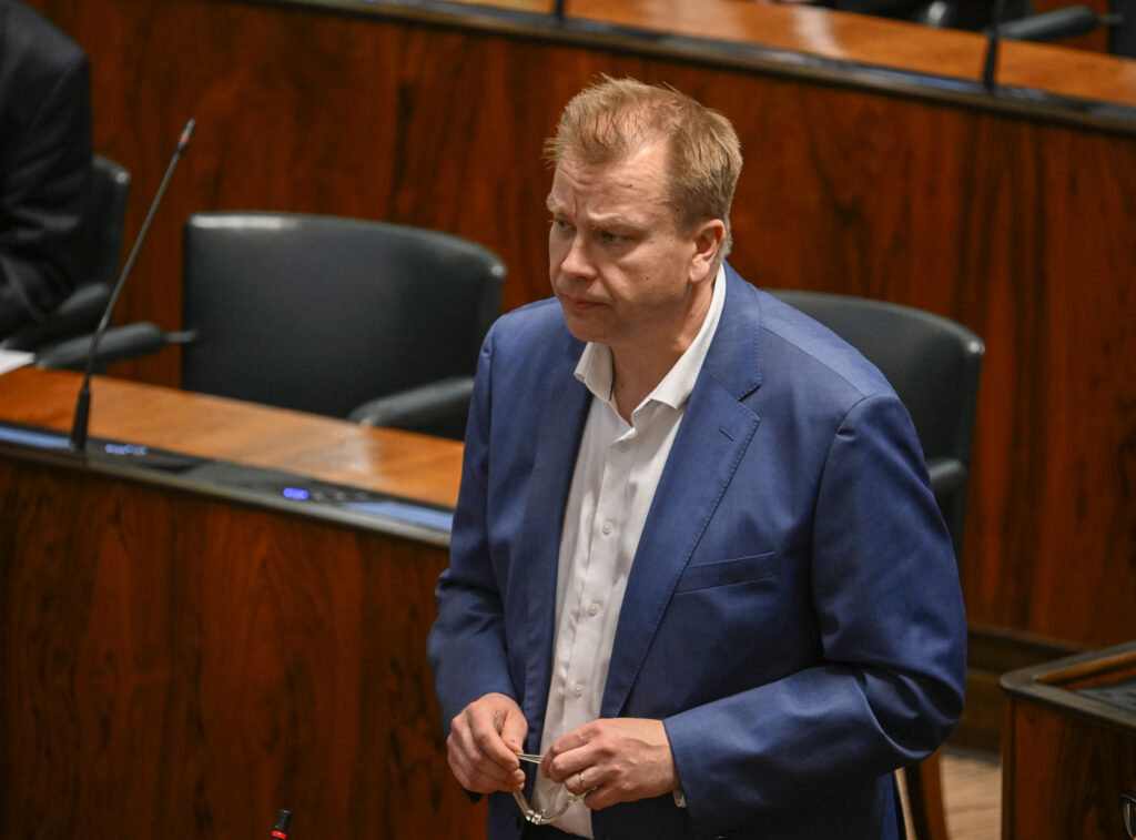 Keskustan Kaikkonen: Viranomaisten parannettava droonitiedotustaan