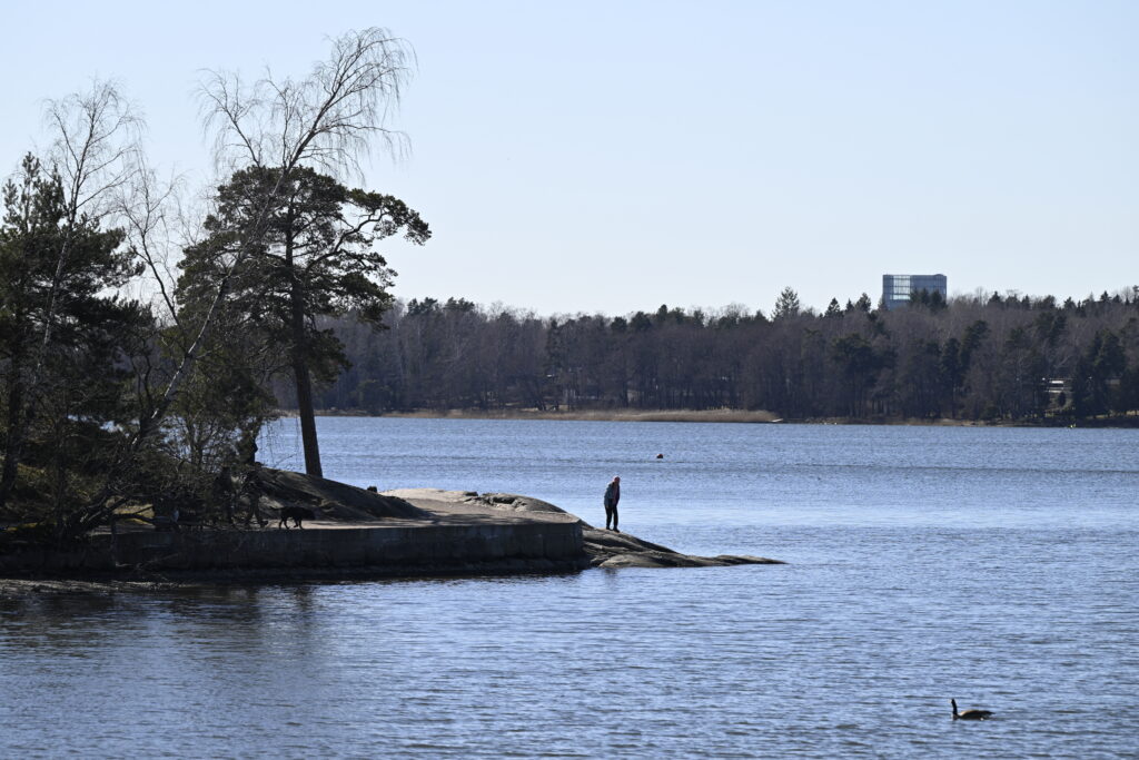 Lämpö jatkuu, vaan ei kauaa – viikon puolivälissä käänne