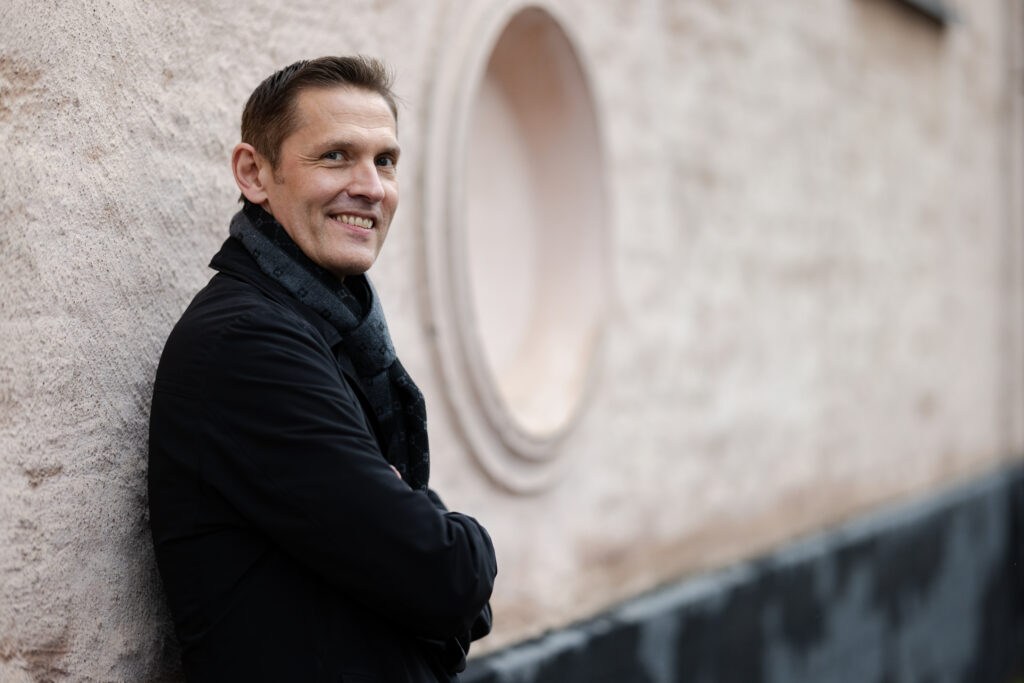 Kokoomus esittää Sinuhe Wallinheimoa suuren valiokunnan johtoon