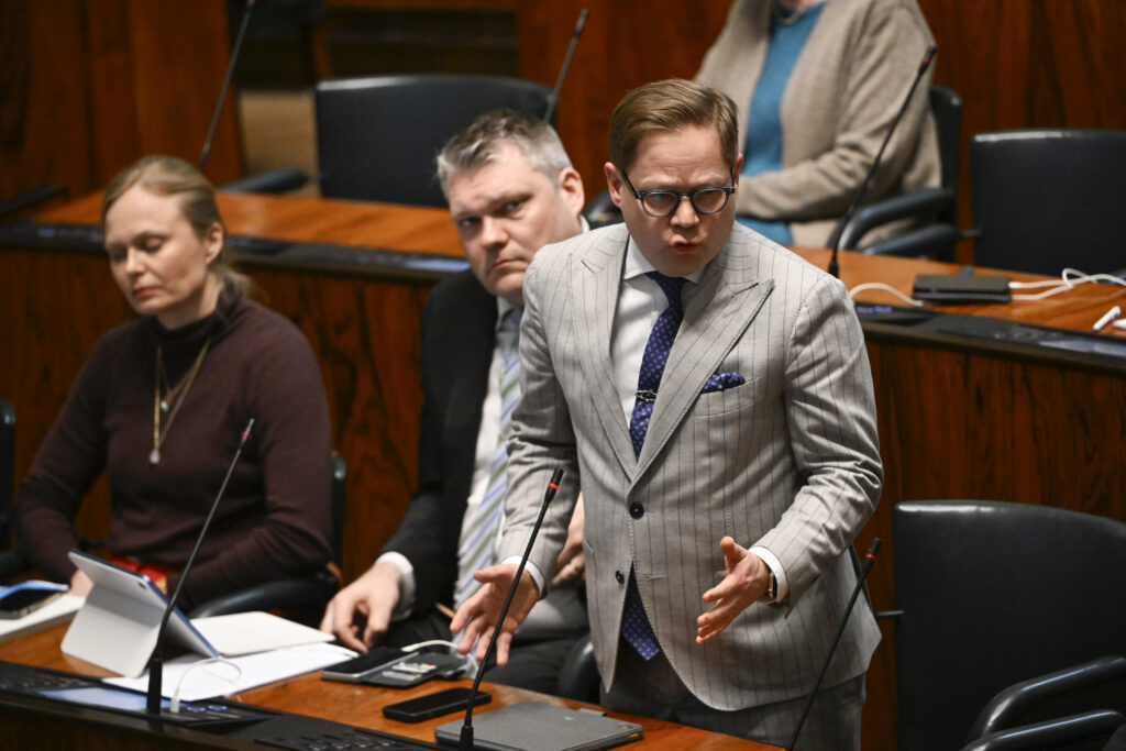 Keskustan Lohi: Unohtiko hallitus velkajarrusopimuksen?