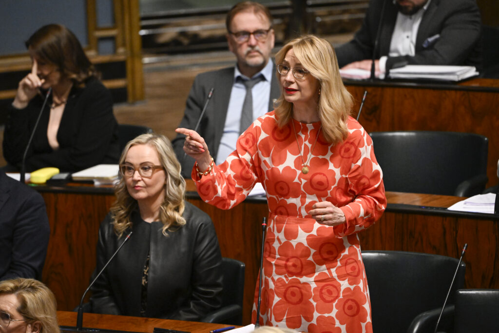 SDP ei tue hallituksen ajamaa perustuslain muutosta kiireellisenä